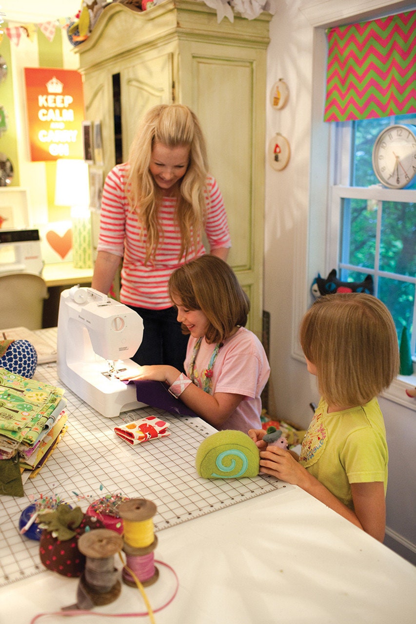 Sewing for Beginners a Handy Pocket Guide compiled by Annabel Wrigley for C&T Publishing