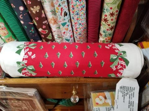 Candy Canes in Red 16 inch Classic Retro Toweling 100% cotton by Moda. Hemmed on both edges continuous cuts for length.