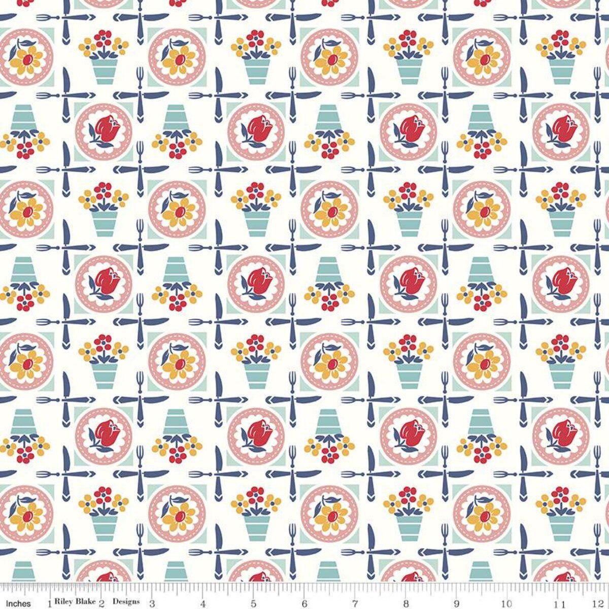 Cook Book Luncheon in Coral by Lori Holt for Riley Blake Designs. Continuous Cuts of Quilter's Cotton fabric.