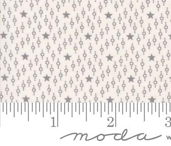 Starfield Blenders Stripe Stars in Gray Itty Bitty Background Gatherings by Primitive Gatherings Moda. Continuous cuts of Quilter's Cotton