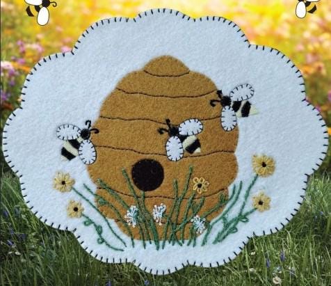 Bee Mat Pattern by Rachel's of Greenfield for a 13 x 15 inch applique'd wall hanging