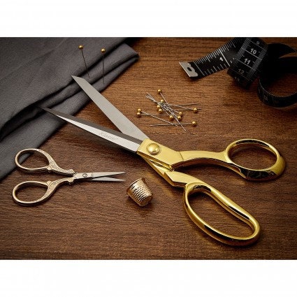 Klasse Dressmaking Shears, Klasse Embroidery Scissors, Metal Thimble, and Pins in glossy gold. Klasse Professional Scissor boxed Gift Set