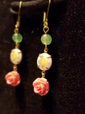 Beautiful Vintage Glass Yellow Flower and Rose earrings